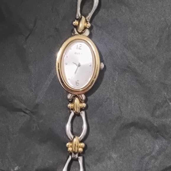 Vintage GUESS Two-tone Chain Link Bracelet Watch - Picture 4 of 6